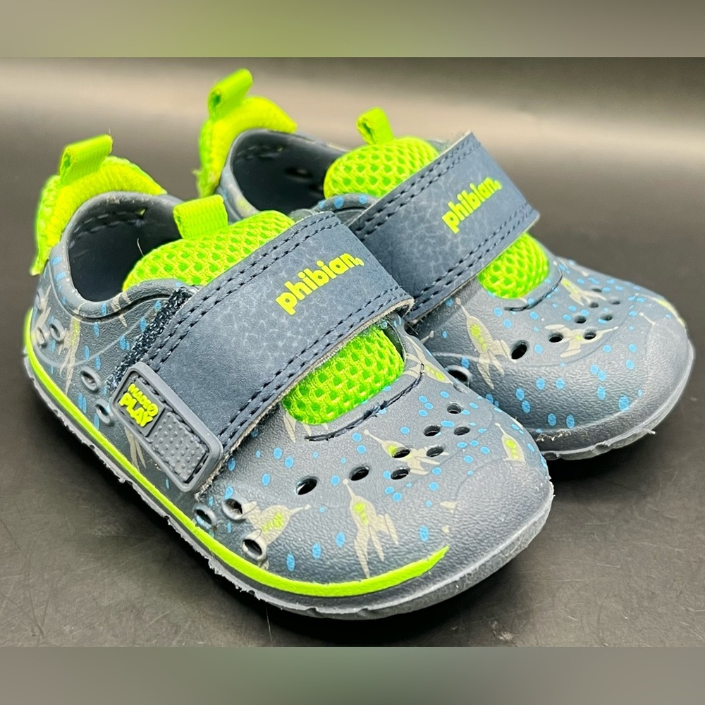Stride Rite Kids Neon Green and Gray Water Shoes